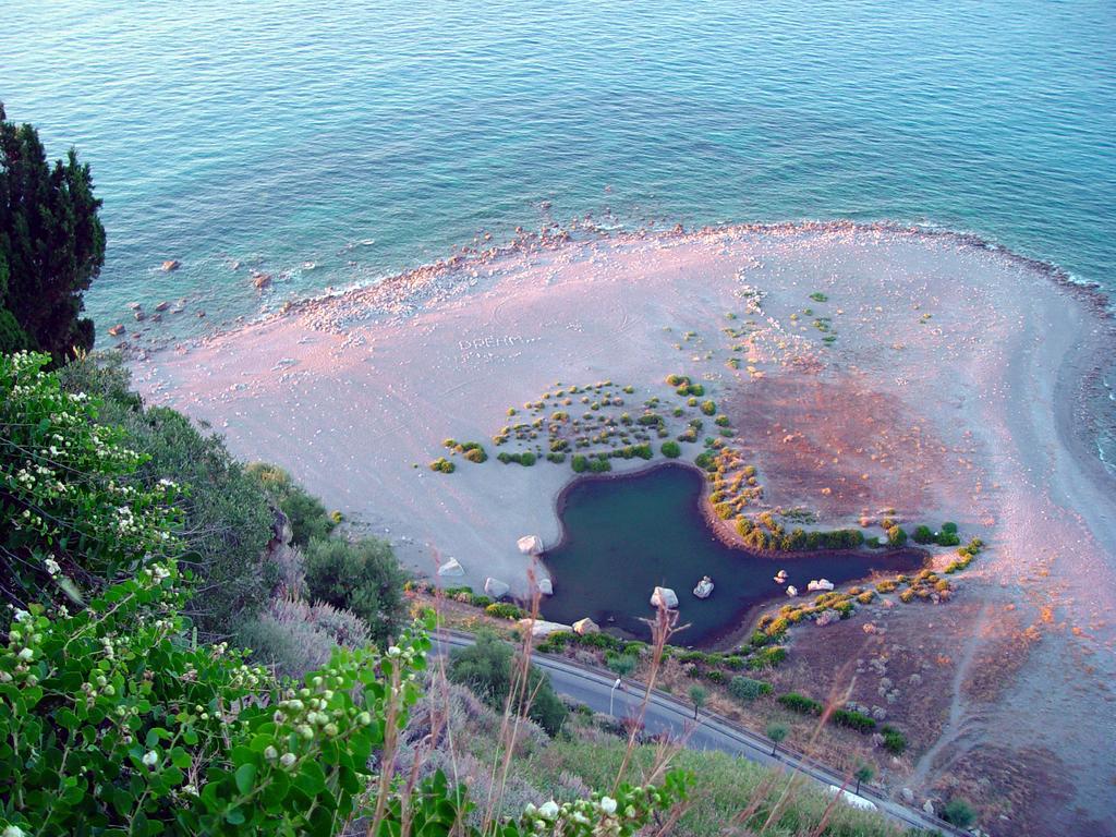 Le Case Del Borgo - Perla Capo dʼOrlando Exteriör bild