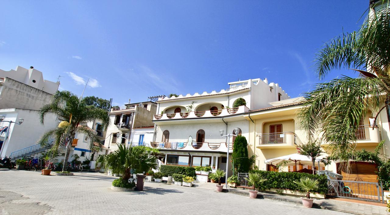 Le Case Del Borgo - Perla Capo dʼOrlando Exteriör bild